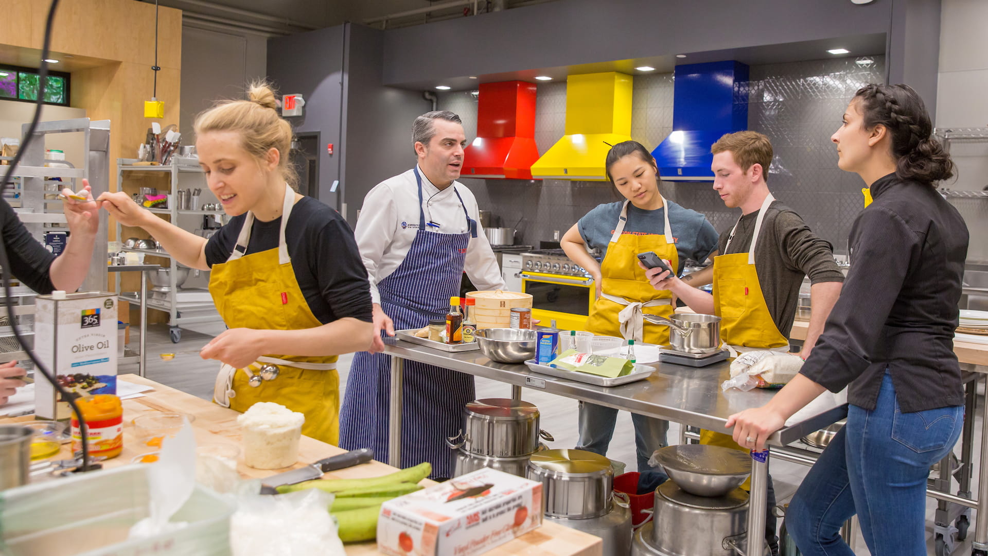 JWU Chef TJ Delle Donne in the lab.