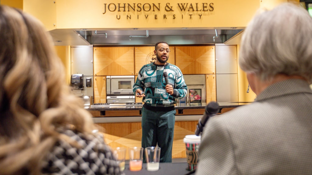 Daniel Reid (Double Harvest) presenting to the Future Food judges.