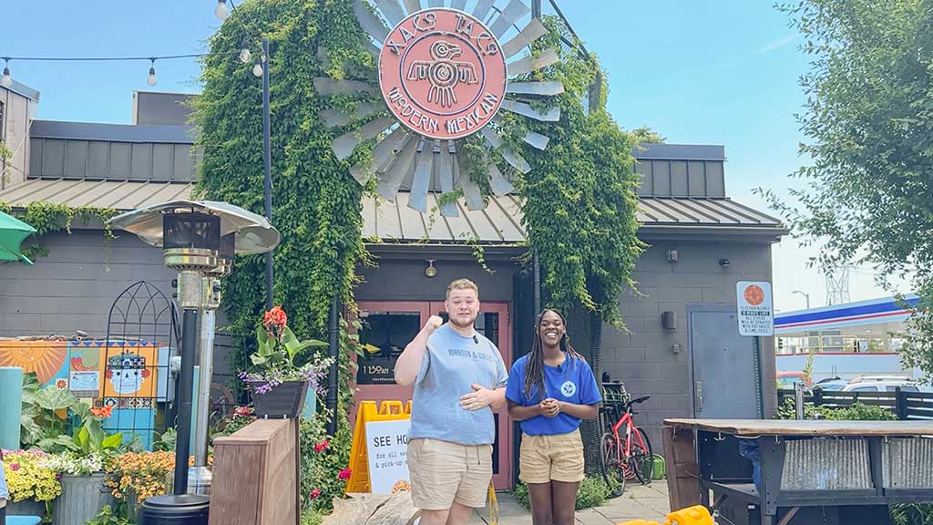 Gavin Hoy ’27 and Regina Ware ’27 outside of Xaco Taco.