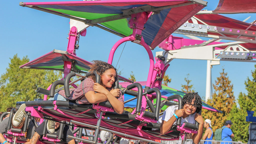 Students on ride at Wildcat Wahoo