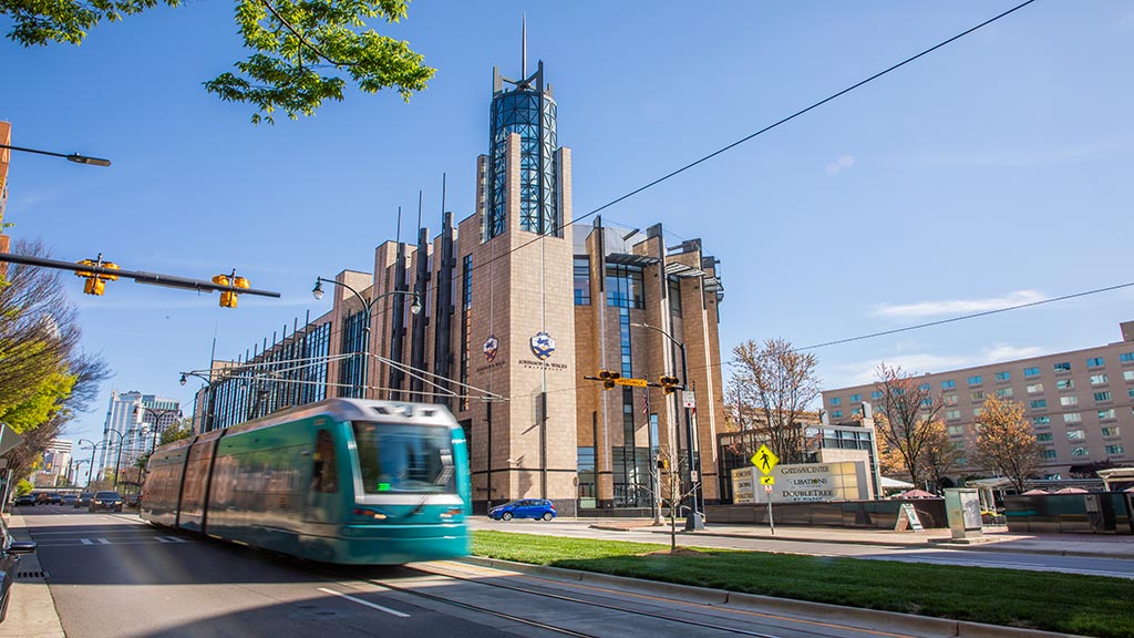 Cityline with train
